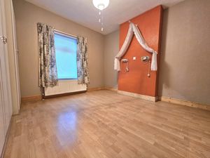 Photo 5- click for photo gallery